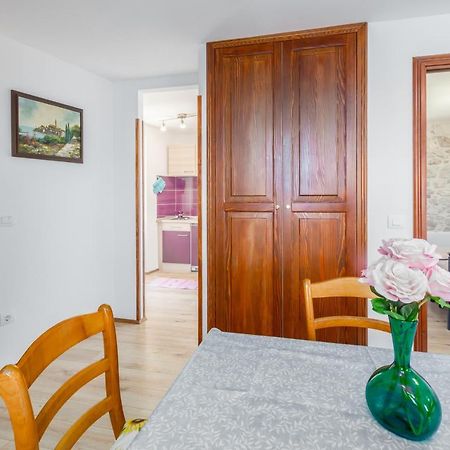 Apartment Lanterna Veneziana Rovigno Esterno foto