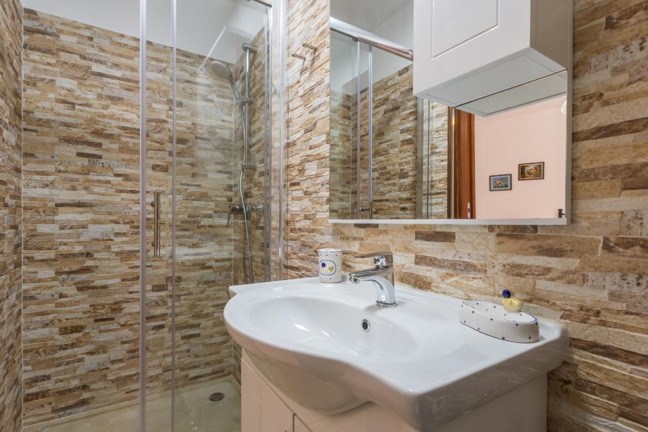 Apartment Lanterna Veneziana Rovigno Esterno foto