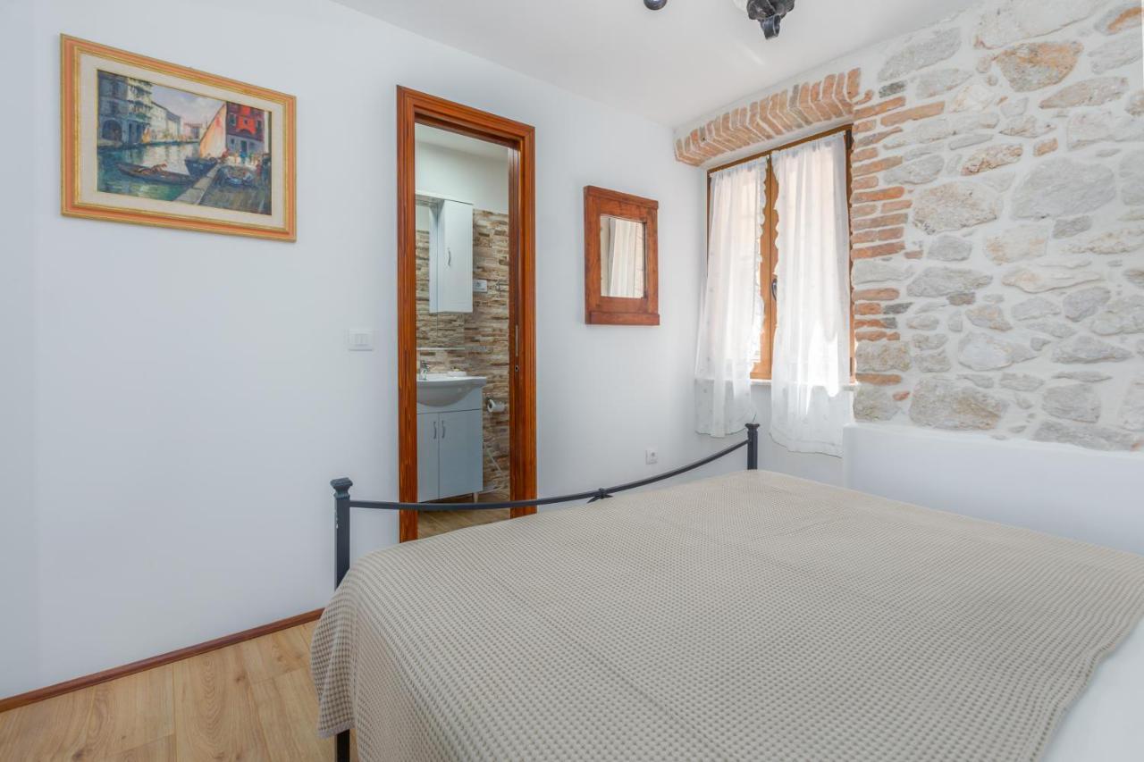 Apartment Lanterna Veneziana Rovigno Esterno foto