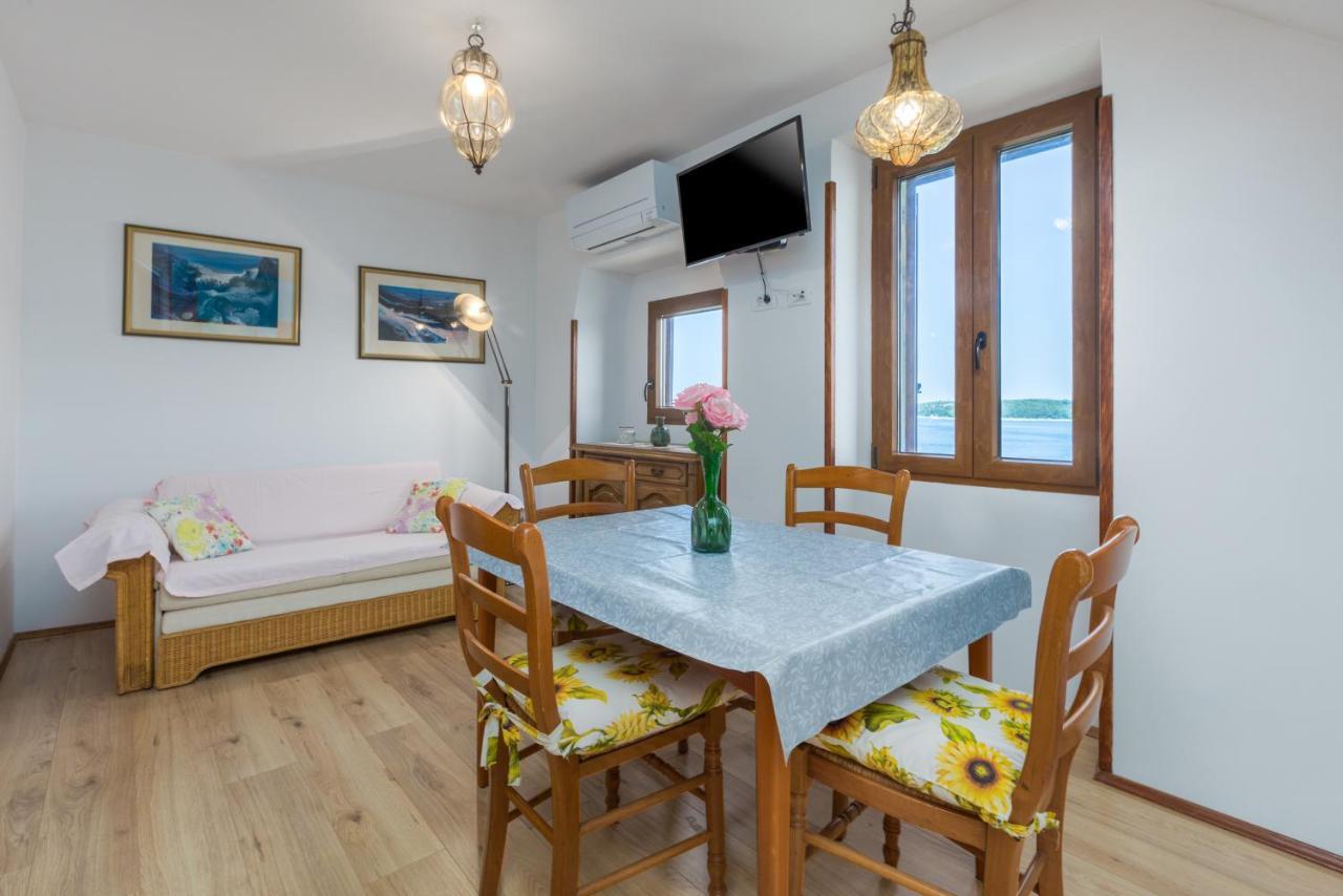 Apartment Lanterna Veneziana Rovigno Esterno foto